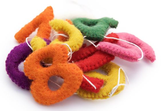 Felt Numbers Garland Circus Colours1